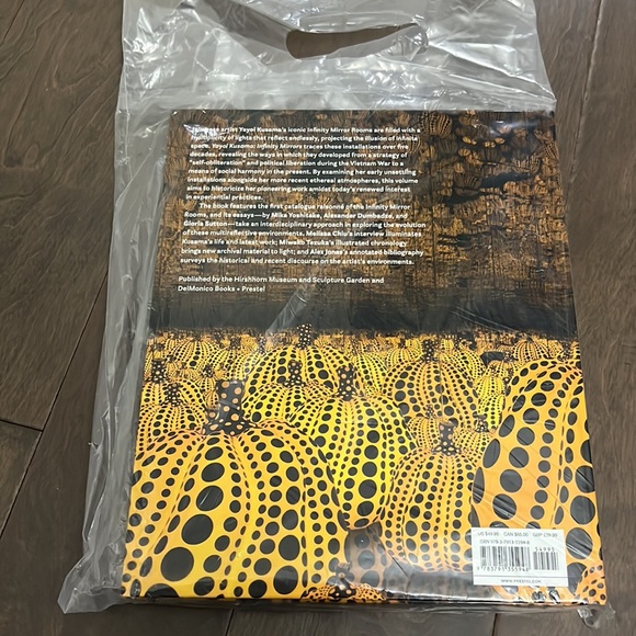 Yayoi Kusama Infinity Mirrors Book - Picture 2 of 2